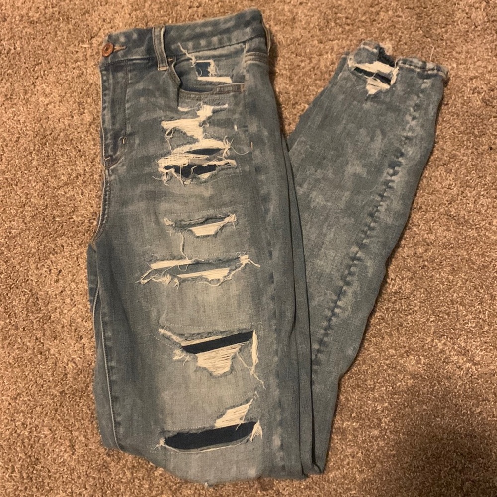 American Eagle High Waisted Medium Was Jeans